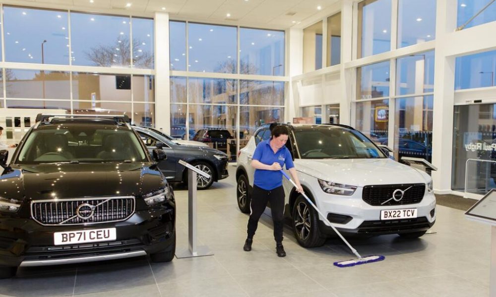 Car-Showroom-Cleaning-1024x683